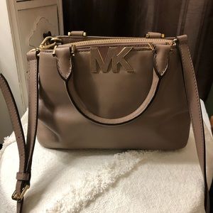 Michael kors crossbody bag